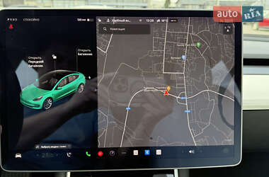Седан Tesla Model 3 2019 в Черновцах