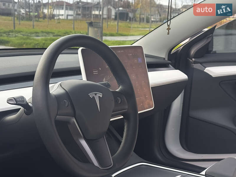 Седан Tesla Model 3 2022 в Киеве
