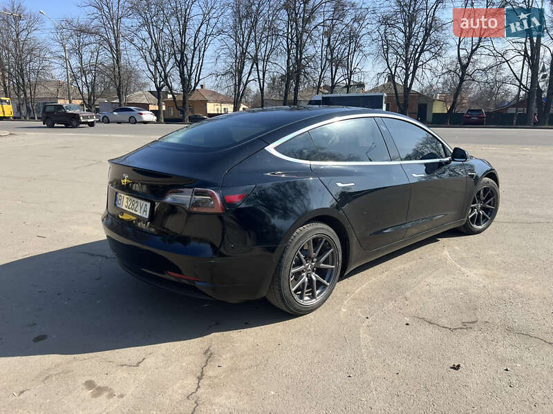 Седан Tesla Model 3 2020 в Полтаві