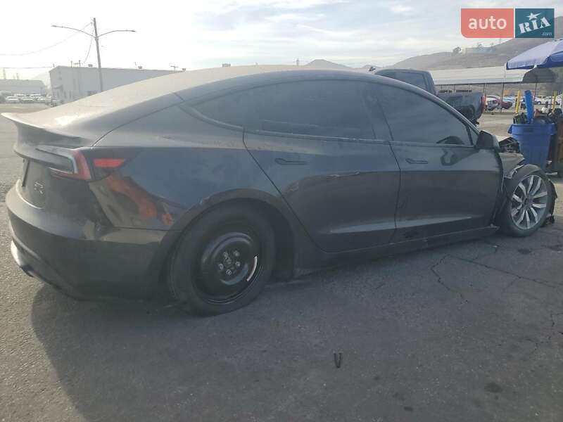 Седан Tesla Model 3 2024 в Києві