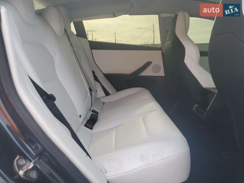 Седан Tesla Model 3 2024 в Києві