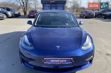 Седан Tesla Model 3 2022 в 