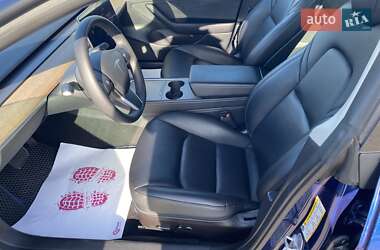 Седан Tesla Model 3 2022 в 