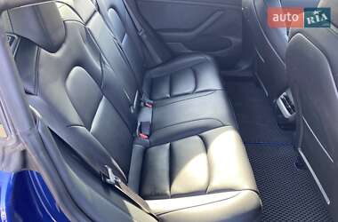 Седан Tesla Model 3 2022 в 