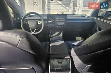 Седан Tesla Model 3 2024 в 