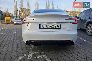Седан Tesla Model 3 2024 в 