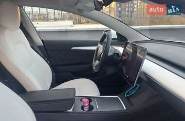 Седан Tesla Model 3 2021 в 