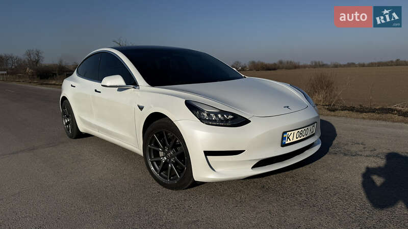 Седан Tesla Model 3 2020 в 