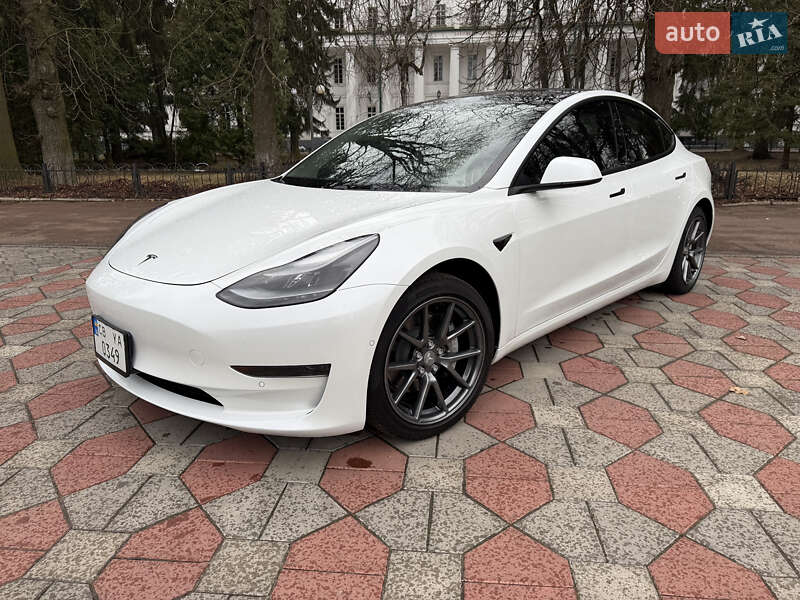 Седан Tesla Model 3 2021 в 