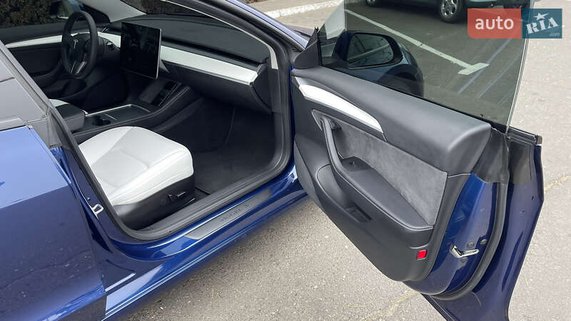 Седан Tesla Model 3 2022 в Одесі