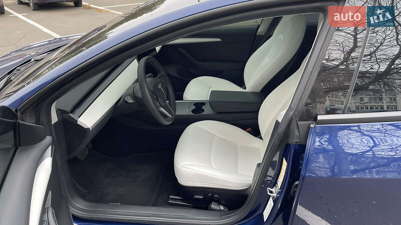 Седан Tesla Model 3 2022 в Одесі