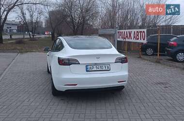 Седан Tesla Model 3 2023 в 