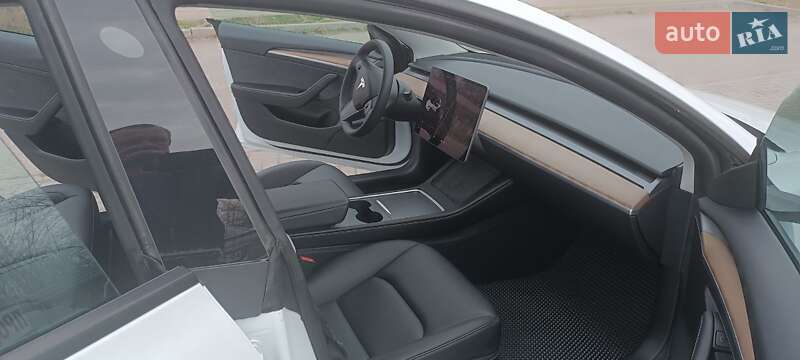 Седан Tesla Model 3 2023 в Запоріжжі