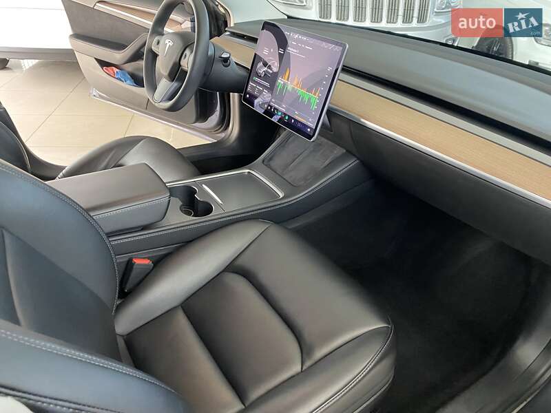 Седан Tesla Model 3 2022 в Одесі