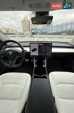 Седан Tesla Model 3 2019 в Києві