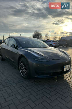 Седан Tesla Model 3 2021 в 