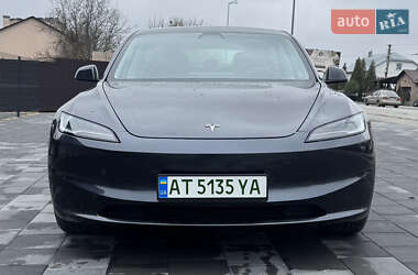 Седан Tesla Model 3 2024 в Івано-Франківську