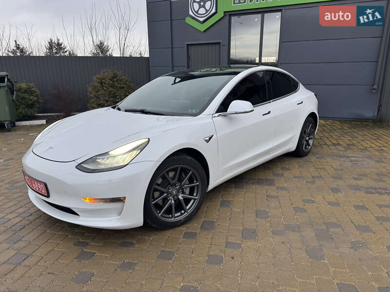 Tesla Model 3 2019