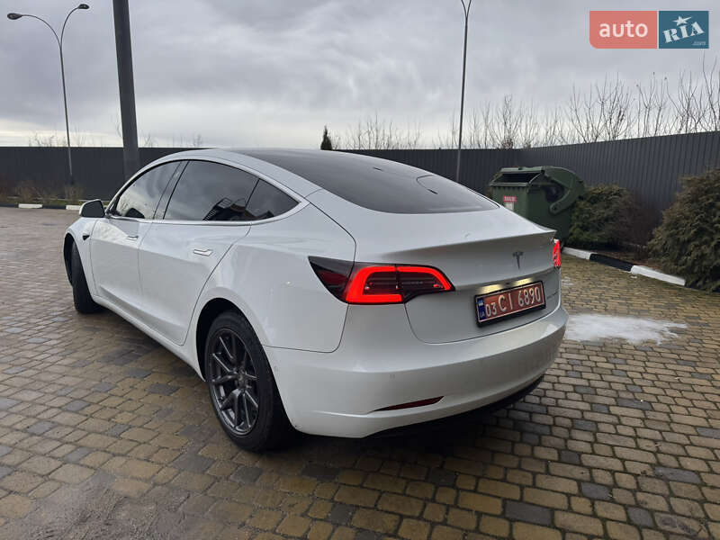 Седан Tesla Model 3 2019 в Тернополі