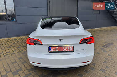 Седан Tesla Model 3 2019 в 