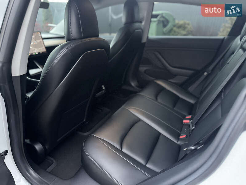Седан Tesla Model 3 2019 в Тернополі