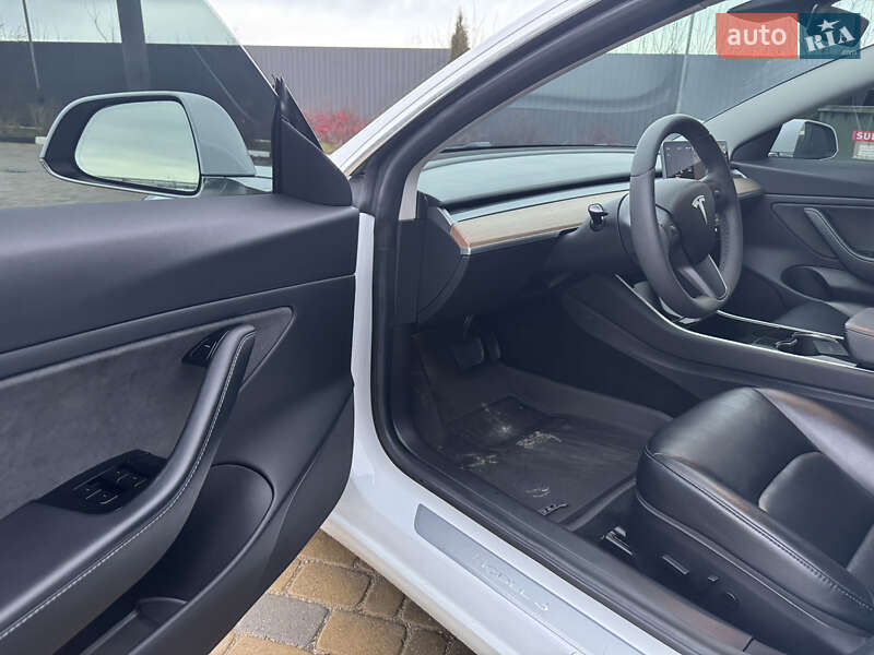Седан Tesla Model 3 2019 в Тернополі