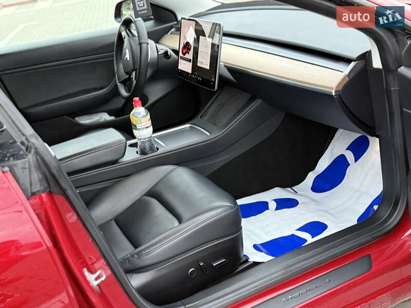Седан Tesla Model 3 2020 в Коломые