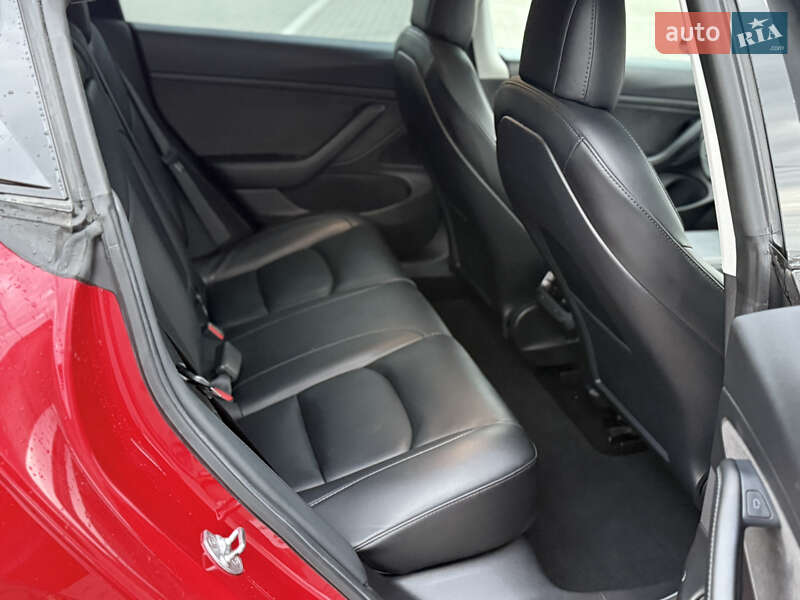 Седан Tesla Model 3 2020 в Коломые