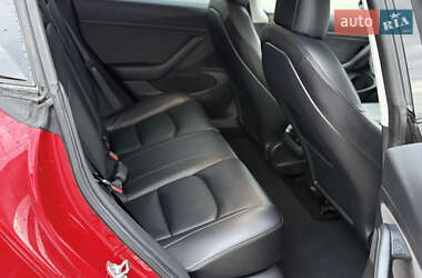 Седан Tesla Model 3 2020 в 