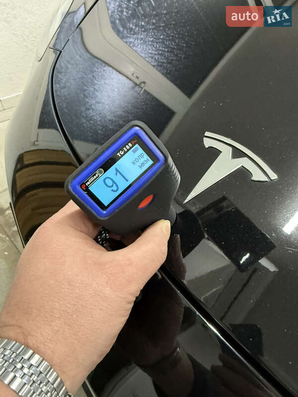 Седан Tesla Model 3 2018 в Умани