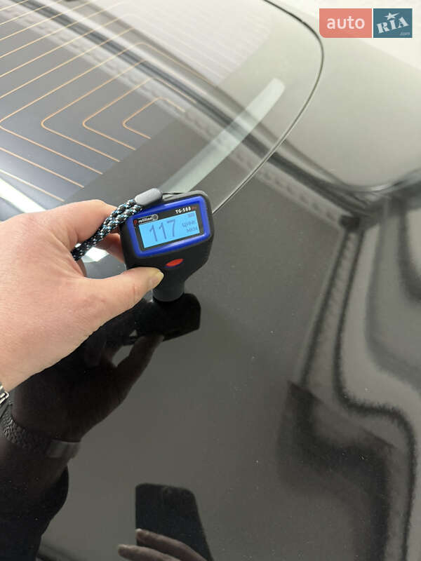 Седан Tesla Model 3 2018 в Умани