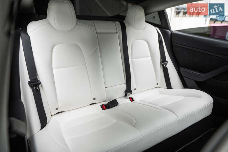 Седан Tesla Model 3 2022 в Одессе