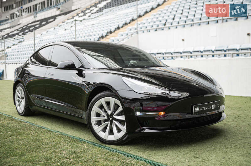 Седан Tesla Model 3 2022 в Одессе