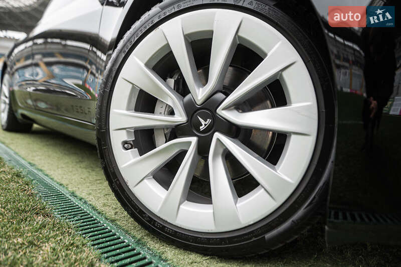 Седан Tesla Model 3 2022 в Одессе