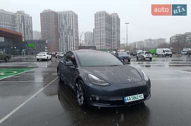 Седан Tesla Model 3 2022 в 