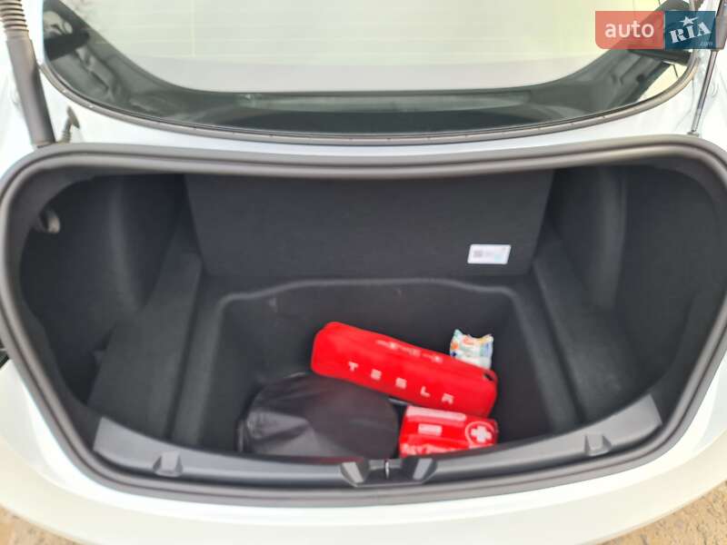 Седан Tesla Model 3 2022 в Одесі