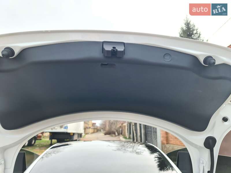 Седан Tesla Model 3 2022 в Одесі