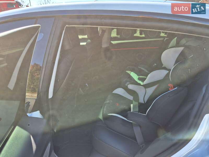 Седан Tesla Model 3 2020 в Мукачевому фото 25 Седан Tesla Model 3 2020 в Мукачевому
