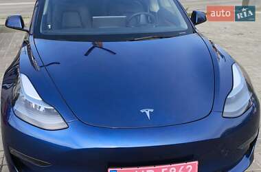 Седан Tesla Model 3 2023 в 