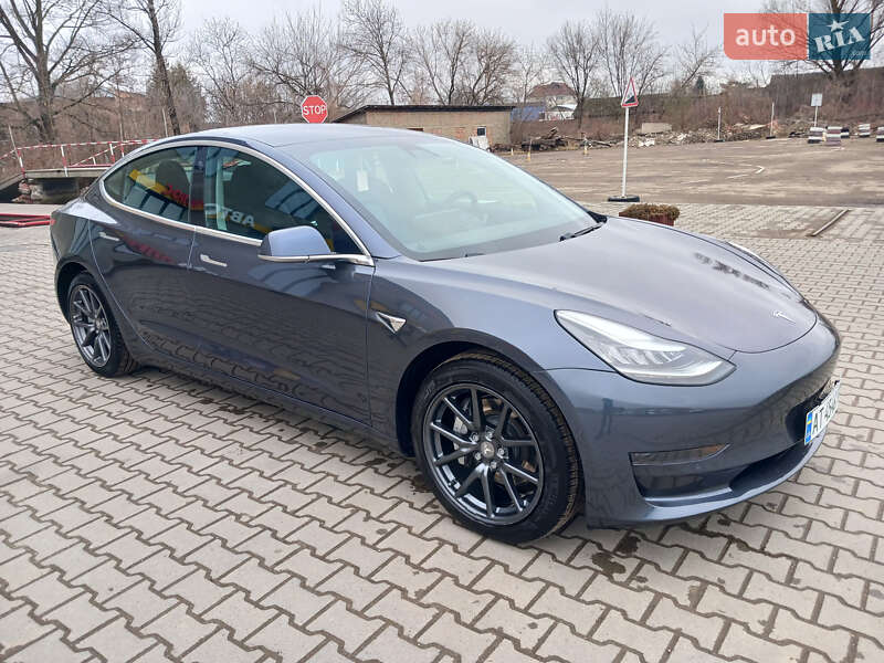 Седан Tesla Model 3 2019 в Коломые