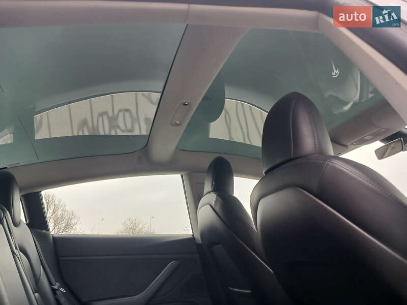 Седан Tesla Model 3 2019 в Коломые