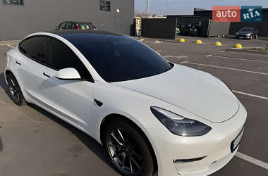 Седан Tesla Model 3 2022 в Киеве