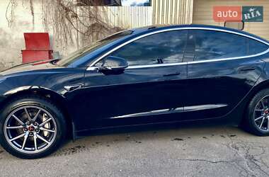 Седан Tesla Model 3 2018 в 