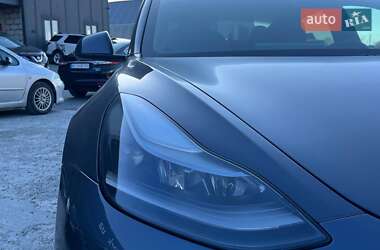 Седан Tesla Model 3 2021 в 