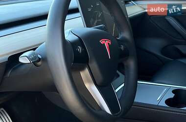 Седан Tesla Model 3 2021 в 