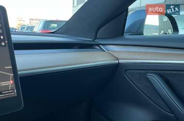 Седан Tesla Model 3 2021 в 
