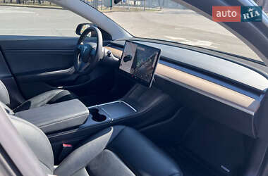 Седан Tesla Model 3 2021 в Києві