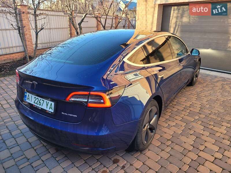 Седан Tesla Model 3 2019 в Киеве