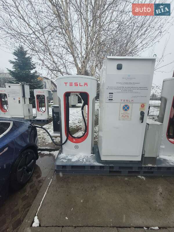 Седан Tesla Model 3 2019 в Киеве