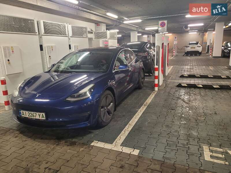 Седан Tesla Model 3 2019 в Киеве